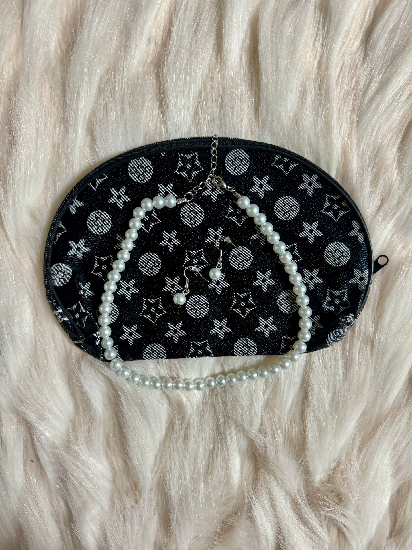 Pearl Necklace Set with Makeup Pouch #4