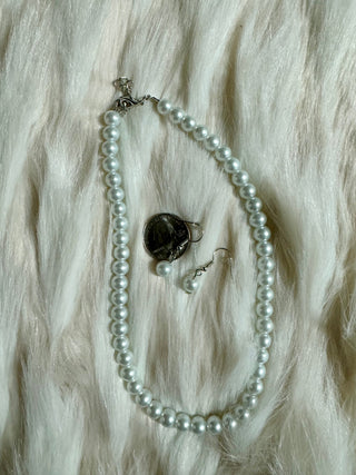 Pearl Necklace Set with Makeup Pouch #3