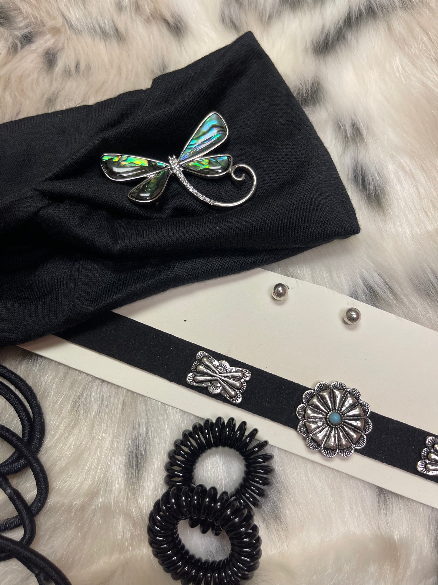 “That Girl” Instant Pack (Dragonfly Brooch)