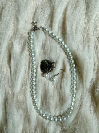 Pearl Necklace Set with Makeup Pouch #1